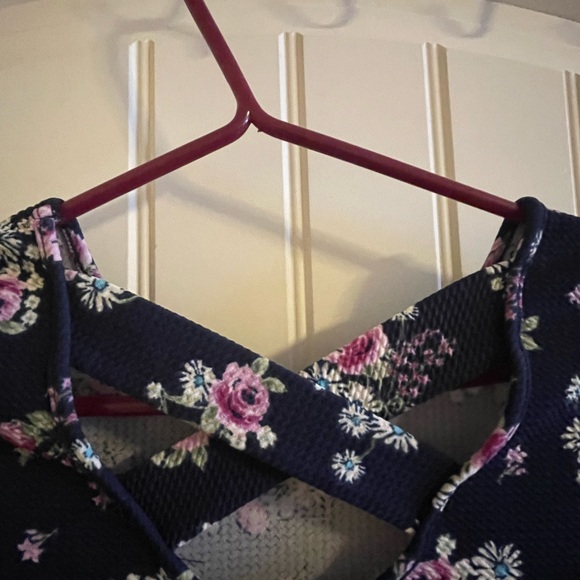 Beautiful Floral Dress - Picture 3 of 6